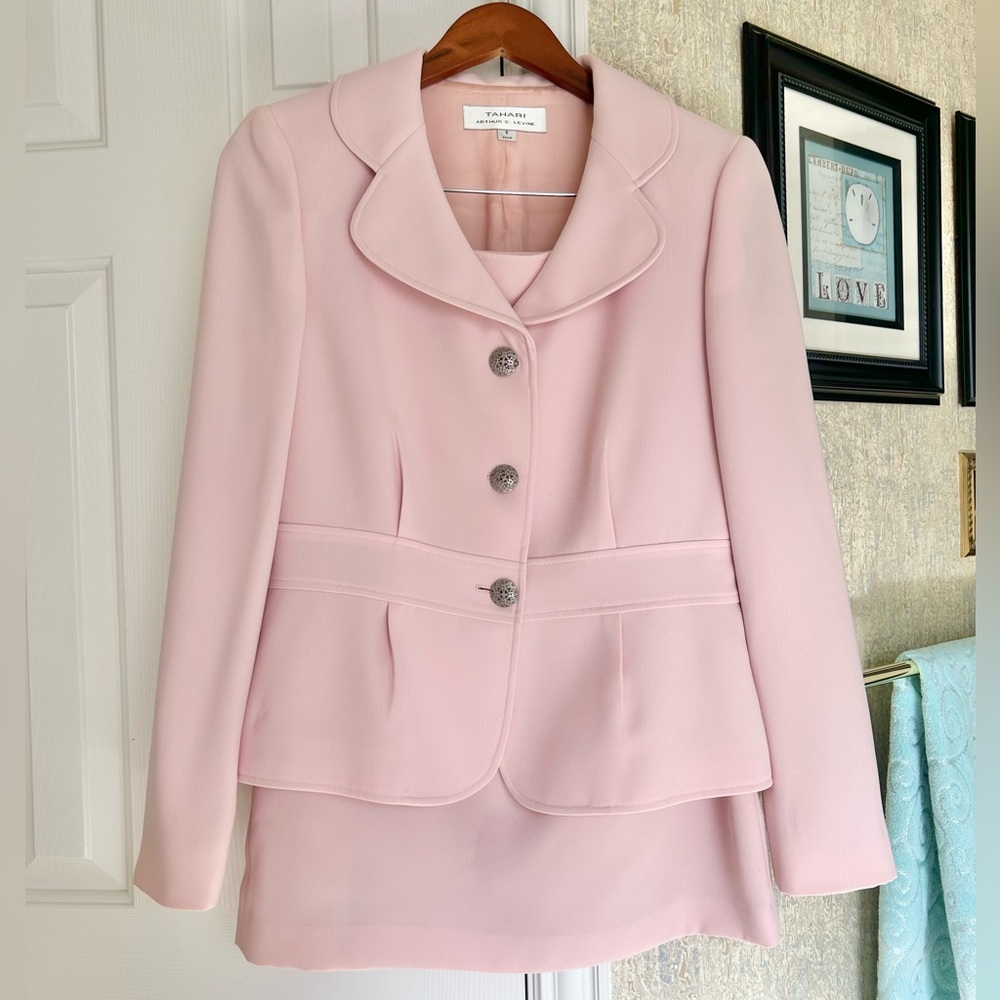 Tahari Arthur S. Levine soft ballet pink skirt and blazer.